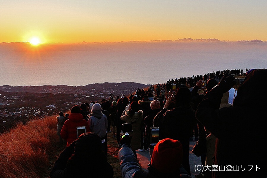 富士山と海から昇る日の出の眺望はおすすめ！