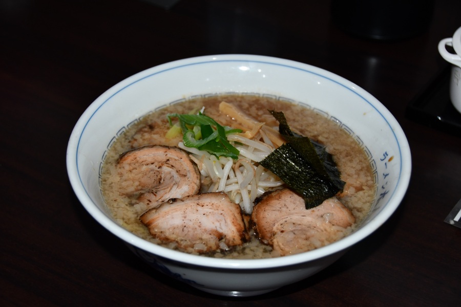 トロトロ焼豚のチャーシューめん。